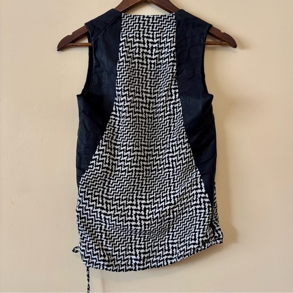 Rag & Bone|Luxurious Black/White Zigzag Silk & Lamb Leather Sleeveless Top Sz XS - Picture 3 of 6